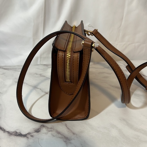 NWT Michael Kors Sheila Small Crossbody - Picture 3 of 6